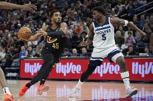 9游体育官网-新赛季分卫排名：华子力压米切尔登顶 布克仅第五 里夫斯进入前十